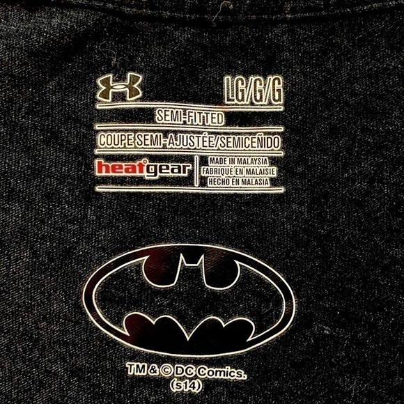 UNDER Armour Semi-Fitted Batman Marvel HeatGear Dark Gray T-Shirt Size Large EUC - Picture 4 of 5